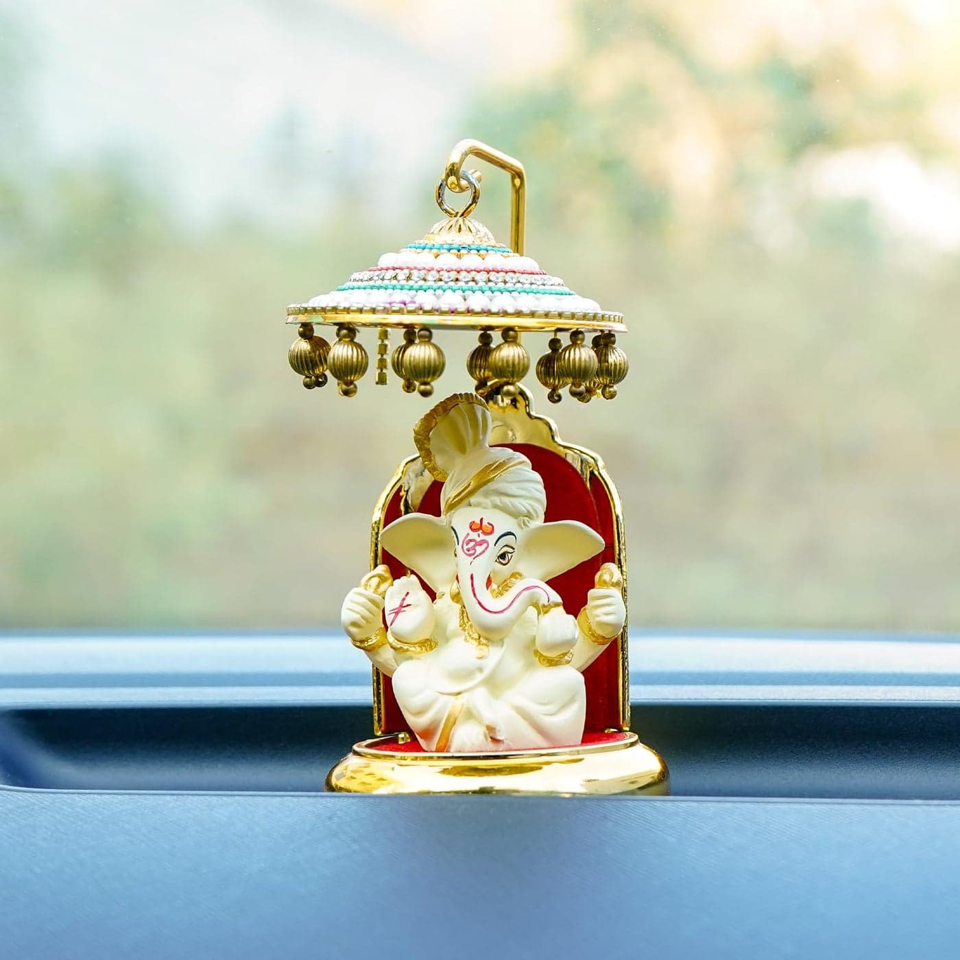Ekhasa Ganesh Idol for Car Dashboard with Umbrella Ganpati Idol for Cars Vinayak Idols for Car Dashboard Home Decor Ganapathi Idol for Home Vinayagar Statue for Office Desk Ivory