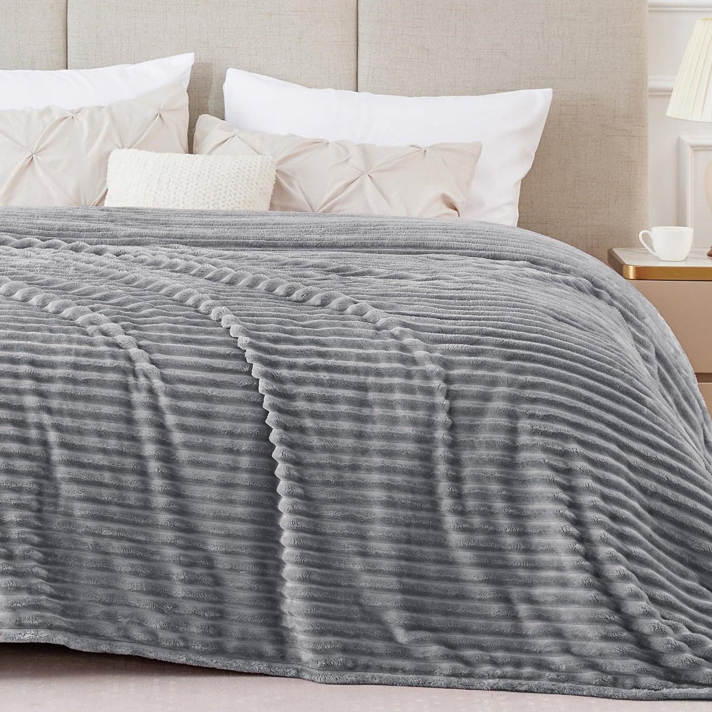 BEDELITE Fleece Blanket King Size 3D Ribbed Jacquard Soft and Warm Decorative Fuzzy Blankets Cozy Fluffy Plush Lightweight Throw Blankets for Couch Bed SofaGrey 108x90 inches