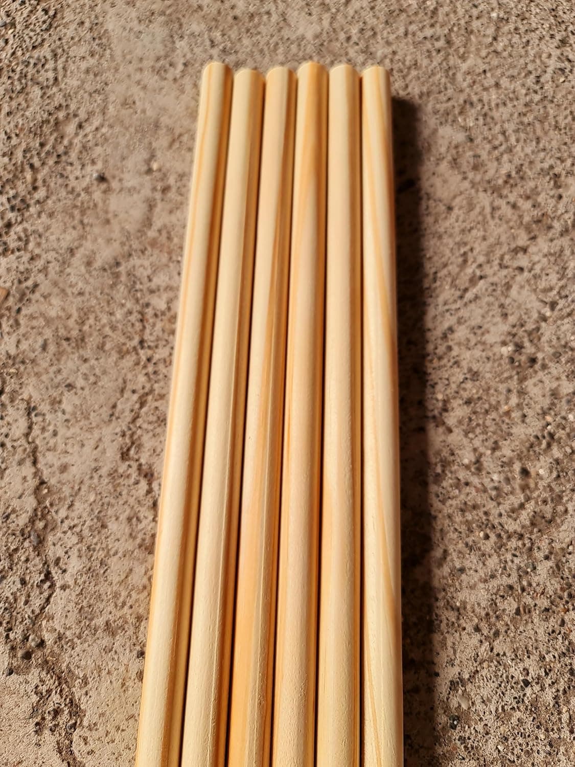 Wooden Sticks Wood Dowels Round Rod Smooth Finish for Wall Hanging Macrame Plant Hanger Tapestries School Teaching Gym Stick Home Decor Art Craft DIY Projects 10 pcs 6mm 2 ft