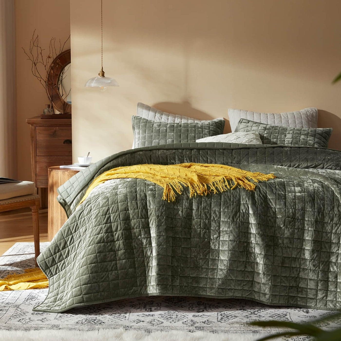 LEAONME Velvet Quilt FullQueen Size90x98 Lightweight Olive Green Velvet Comforter Set with 2 Pillow Shams Soft Bedspread Coverlet Quilted Bedding Set for All Season