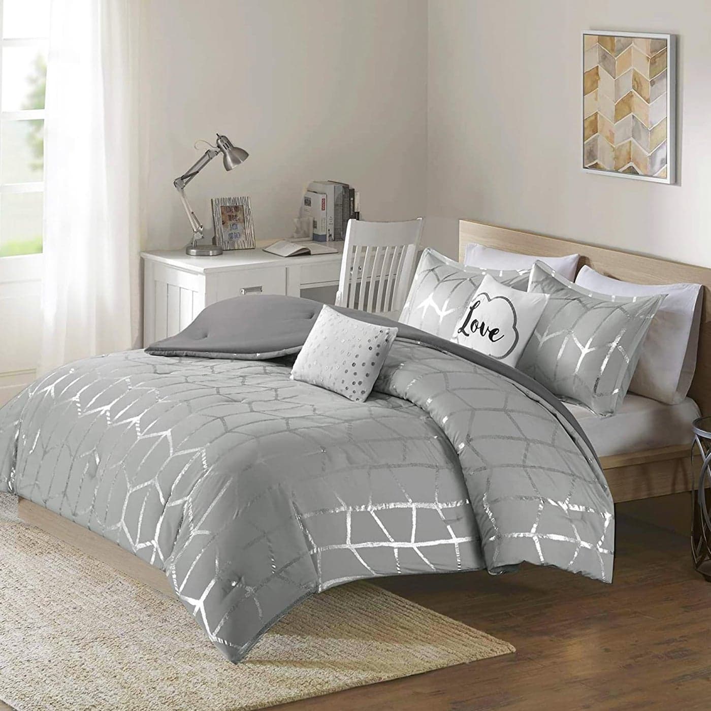 Intelligent Design Raina King / Cal King Comforter Set, Soft Microfiber Comforter Set King, Modern Geometric Metallic Bed Set, 5 Pieces College Bedding Comforter Set with 2 Shams, 2 Toss Pillows Grey