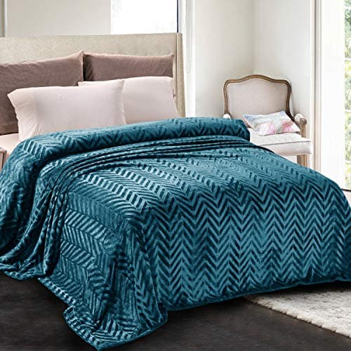 Whale Flotilla Flannel Fleece Queen Size Bed Blanket, Lightweight Breathable Soft Bedspread Plush Fluffy Coverlet Chevron Design Decorative Blanket for All Season, 90x90 Inch, Teal