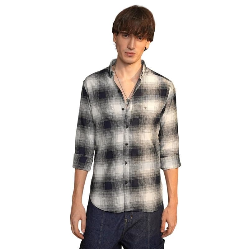 Campus Sutra Men's Charcoal Black & Ivory White Ombre Buffalo Check Shirt | Casual Wear | Spread Collar | Long Sleeve | Button Closure | Shirt Crafted with Comfort Fit for Everyday Wear
