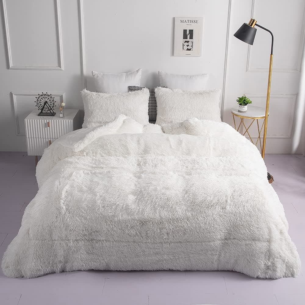 chovy Faux Fur Plush White Comforter Sets King Ultra Soft Shaggy Flannel Velvet Fluffy Fuzzy 3PC Bedding Set Comforter x 1 Pillowcases x 2