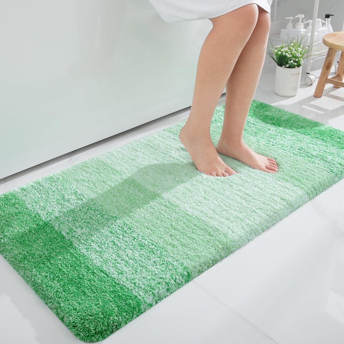 OLANLY Bathroom Runner Rugs 47x24 Extra Soft Absorbent Microfiber Bath Rugs Rubber Backing Quick Dry Machine Washable Bath Mats for Bathroom Floor Tub Shower and Home Decor Accessories Green