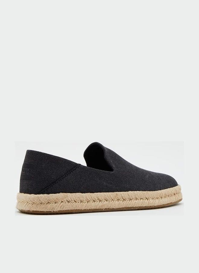 TOMS Men's Santiago Loafer Flat, Black, 9