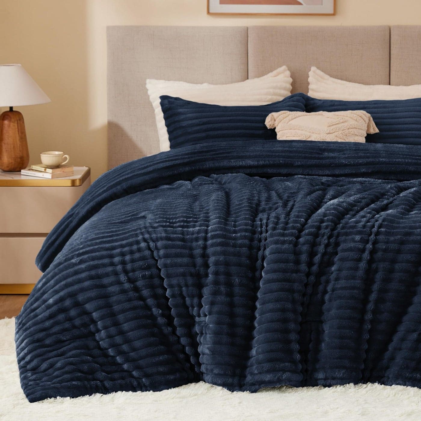 BEDELITE Fleece Queen Comforter Set Super Soft Warm Fluffy Navy Blue Bedding Luxury Fuzzy Heavy Bed Set for Winter with 2 Pillow Cases