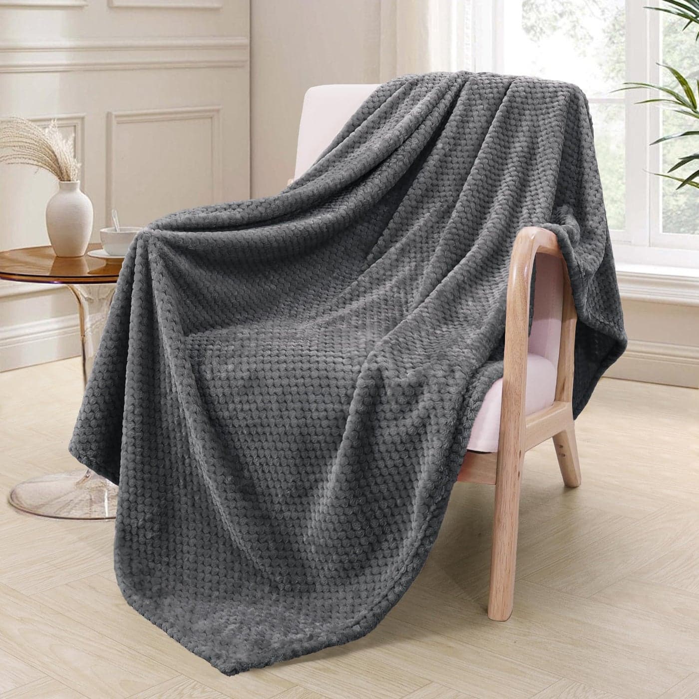 Exclusivo Mezcla Fleece Throw Blanket Extra Large Super Soft and Warm Blankets for Couch Sofa and Bed Waffle Textured Cozy Fuzzy and Lightweight Dark Grey 50x70 Inches
