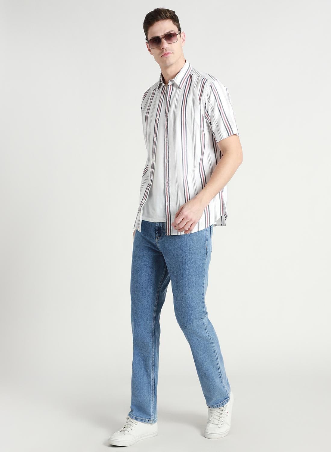 Straight Fit Mid Blue Men's Jeans with Button & Zip Closure (Denim)