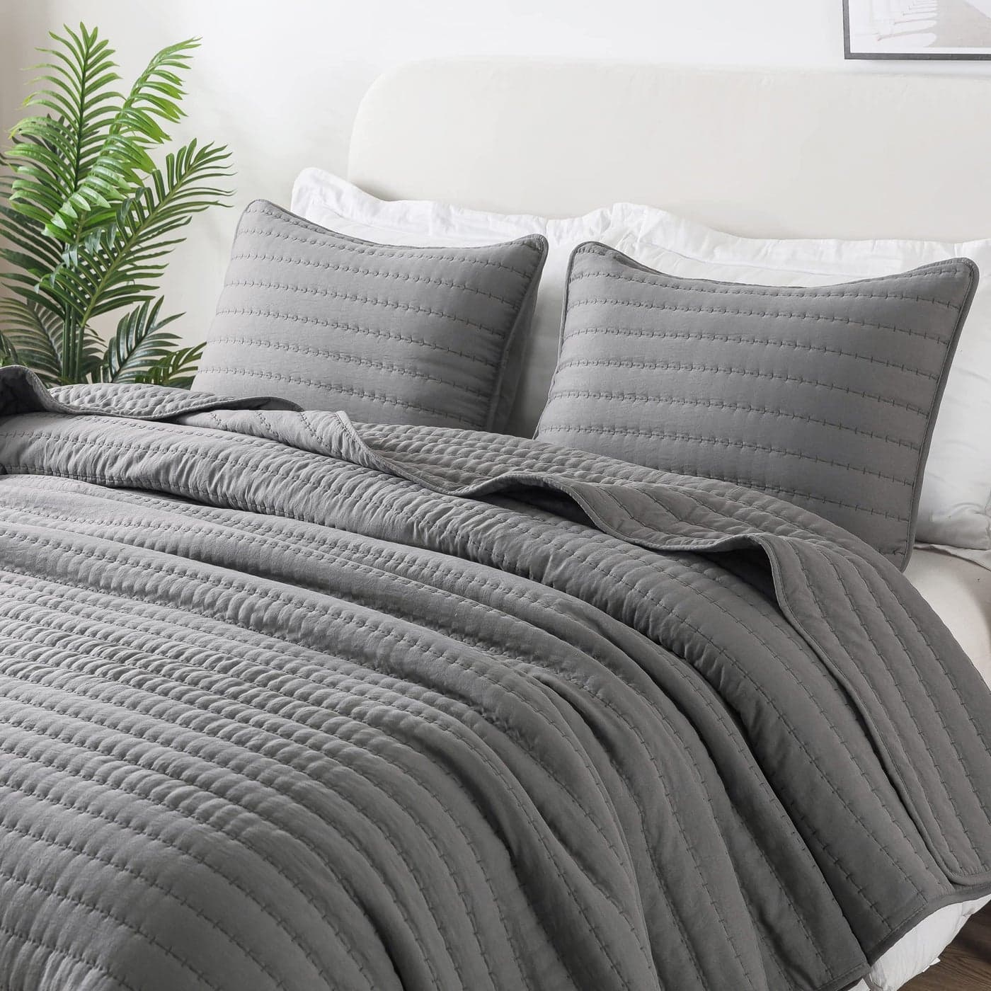 ROARINGWILD Dark Grey King Size Quilt Bedding Sets with Pillow Shams Lightweight Soft Bedspread Coverlet Quilted Blanket Thin Comforter Bed Cover for All Season 3 Pieces 104x90 inches