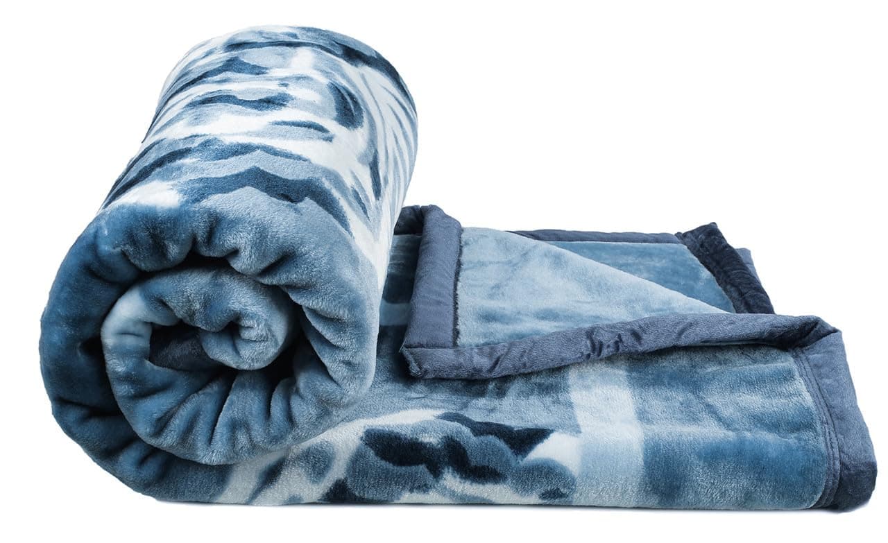 HOMEKART Super Soft Cloudy Printed Single Bed Blanket for Heavy Winter, Single Ply Mink Blanket King Size with 152 x 220 Cm – 2.5 Kg (Light Green & White, Pack of 1) | TC - 400