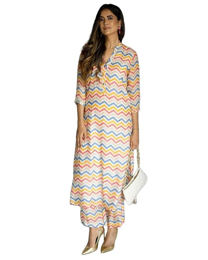 LookMark Kurta Set: Sizzle with Ethnic Flair! Make Heads Turn with Our Vibrant Cotton Blend Printed Kurti Pant Sets! Multicolour