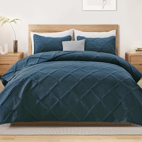 Exclusivo Mezcla Quilts Queen Size Navy Blue Quilt Set Bedspread with 2 Pillow Shams Modern Bedding Set with Striped Pattern Soft Lightweight Bedspreads Queen Size for All Seasons