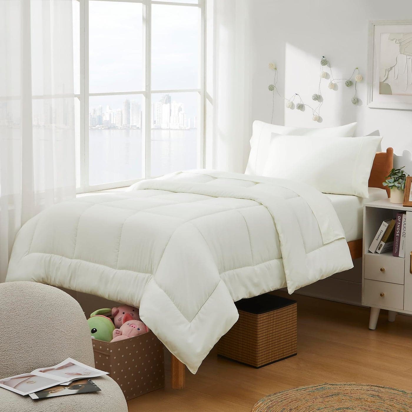 Dorm Room Essentials College Bedding Comforter Set 5 Piece Twin XL Size Bed in a Bag for College Students Boys and Girls Twin XL Ivory