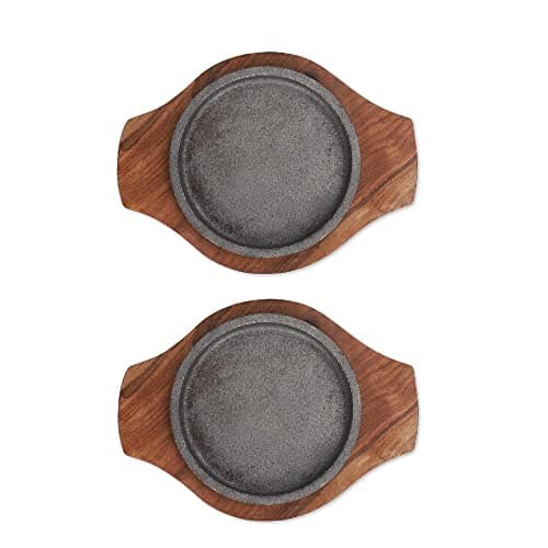 e kysa basics Cast Iron Sizzler Plates with Wooden Base – 6 inch Plate, 9 x 7 inch Base, Heavy-Duty & Reusable (Round Shape) Set of 2