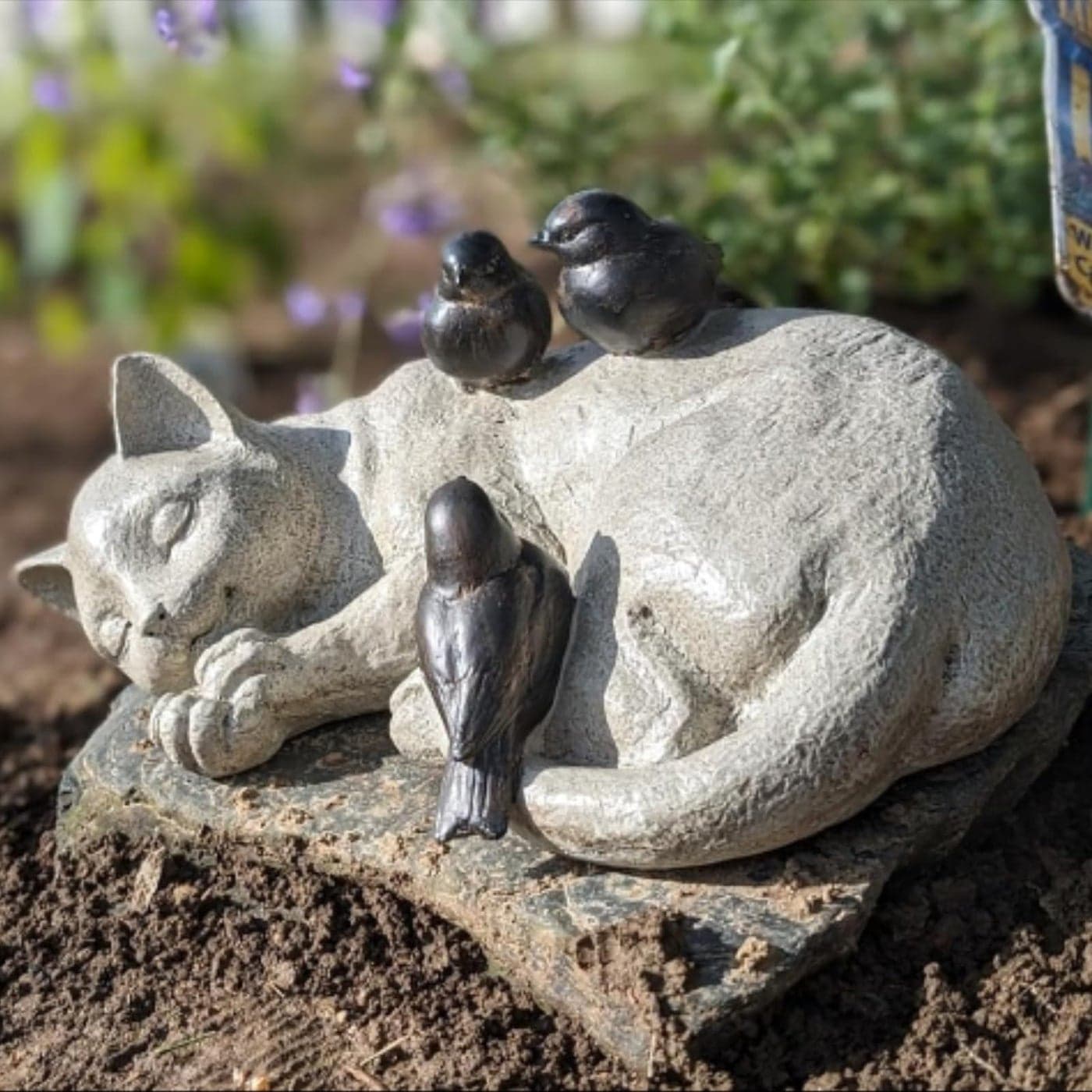 LC LCdecohome Sleeping Cat Garden Statues Outdoor 12 Sparrows On Cat Figurine Memorial Statue Grave Markers Garden Resin Statues for Outdoor Decor Outdoor Statue Resin 12 x 8 x 45