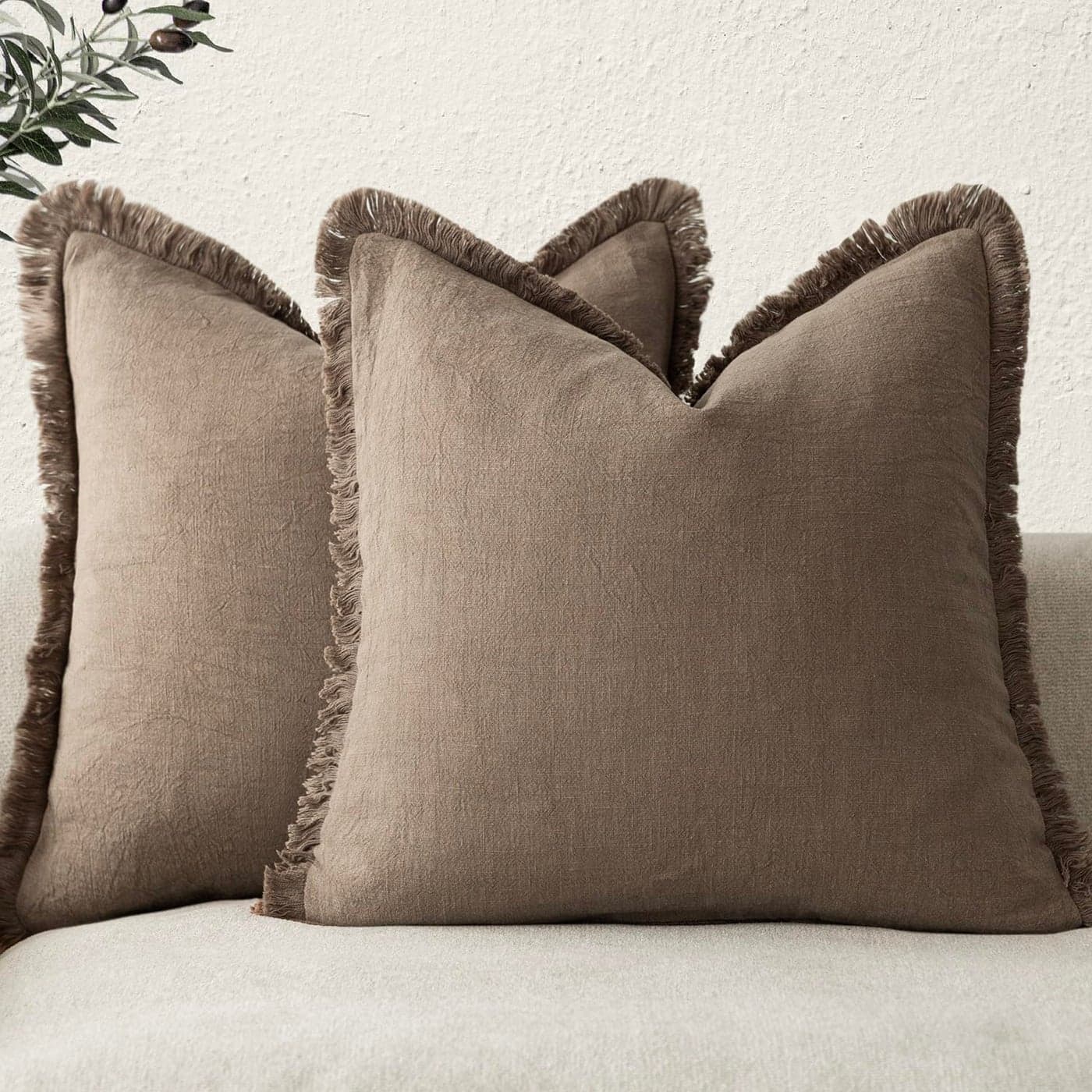 Foindtower Set of 2 Decorative Linen Fringe Throw Pillow Covers Cozy Farmhouse Boho Cushion Cover with Tassels Soft Accent Pillowcase for Couch Sofa Bed Living Room Home Decor 2020 Inch Light Brown