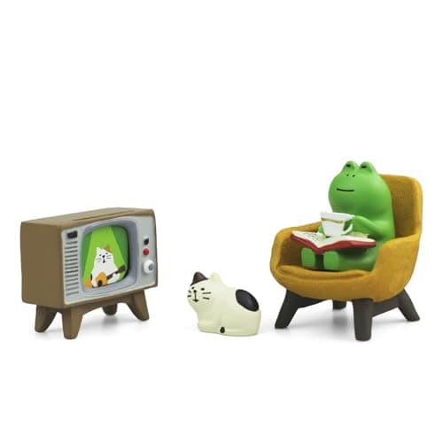 Mevodeata Cute Mini Frog and Cat Figurine with Small Sofa and TV Resin Figure for Office Home Decor Perfect Cute Frog Gift and Cat Gift