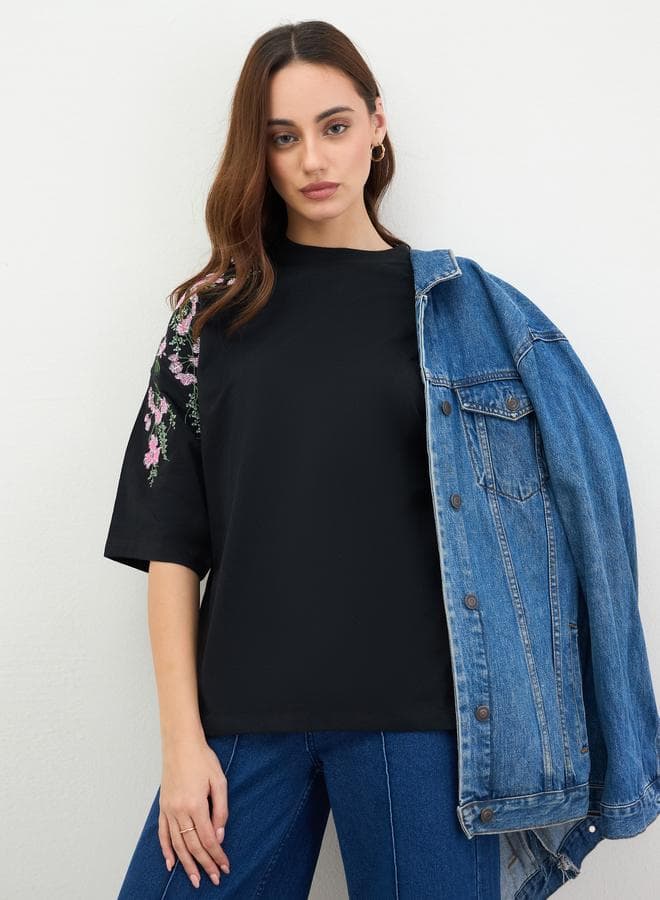 Black Floral Embroidered Oversized T-Shirt — M