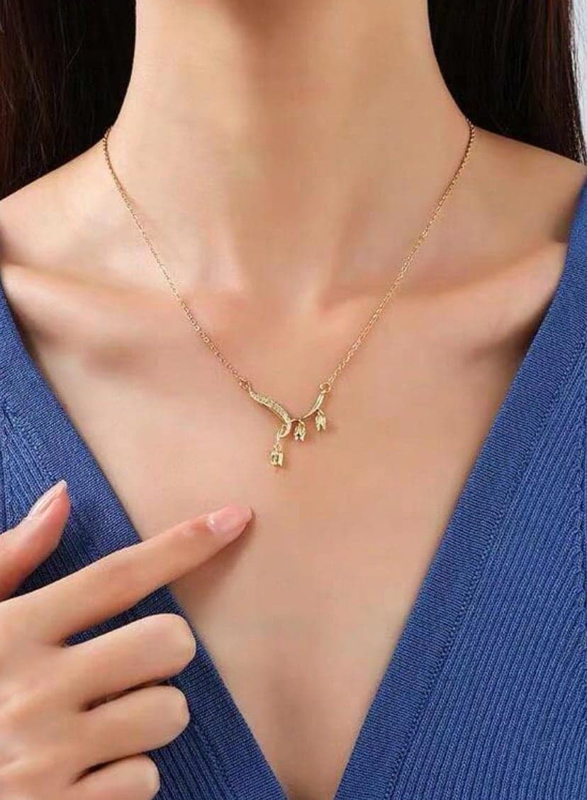 Elegant Women’s Necklace Made Of Stainless Steel Coated With Gold In A Modern And Chic Design