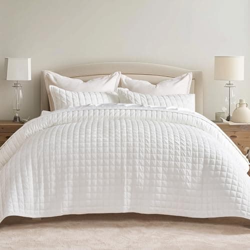 RECYCO Luxury Velvet Quilt Set, California King 118'' x 106'' Oversized Bedspread, Ultra Soft Velvet Comforter, Lightweight Box Stitch Bedding Sets for All Season, with 2 Shams, Bright White