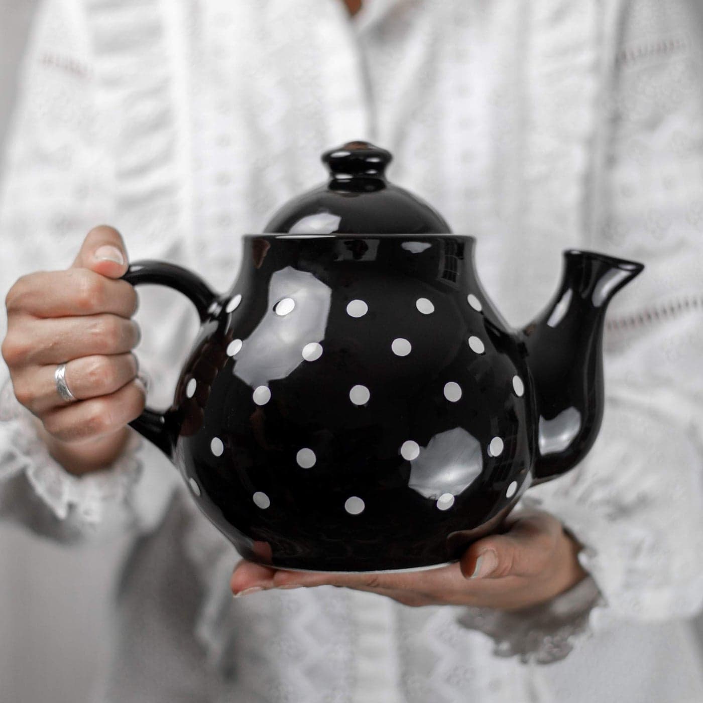 City to Cottage Ceramic 60 oz Teapot Large Tea Pot for Bloomig and Loose Tea Leaf Handcrafted Premium Teaware Black White Polka Dot Tea Pot for 68 Cups Serving Tea Teapot for Tea Lovers