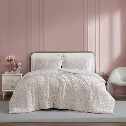 Betsey Johnson - King Comforter Set, Reversible & Buttery-Soft Faux Fur Bedding w/Matching Pillowcases, Medium Weight for Year Round Use, 3 Piece Bed Sets (Betsey's Leopard Beige)