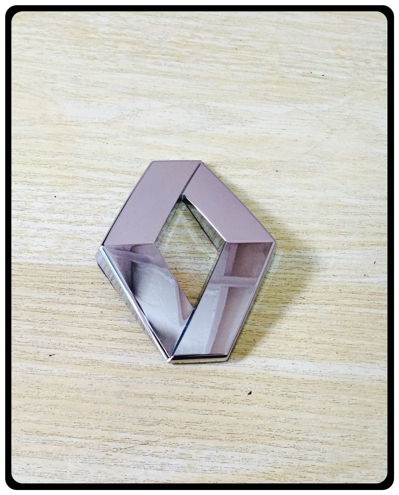 DELHI TRADERSS Renault 3D Chrome Plated Emblem Logo Decal for Car/SUV/Sedan/Automobiles