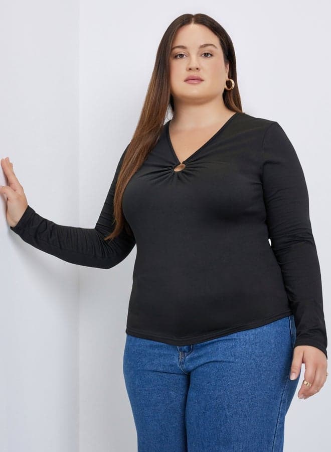 Styli Plus Size Keyhole Detail Fitted Knit Top