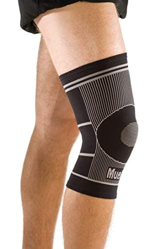 MUELLER Sports Medicine 4-Way Stretch Knee Support, Knee Pain Relief Support for Men and Women, Ideal for Arthritis, Sprains, Black, Large/X-Large