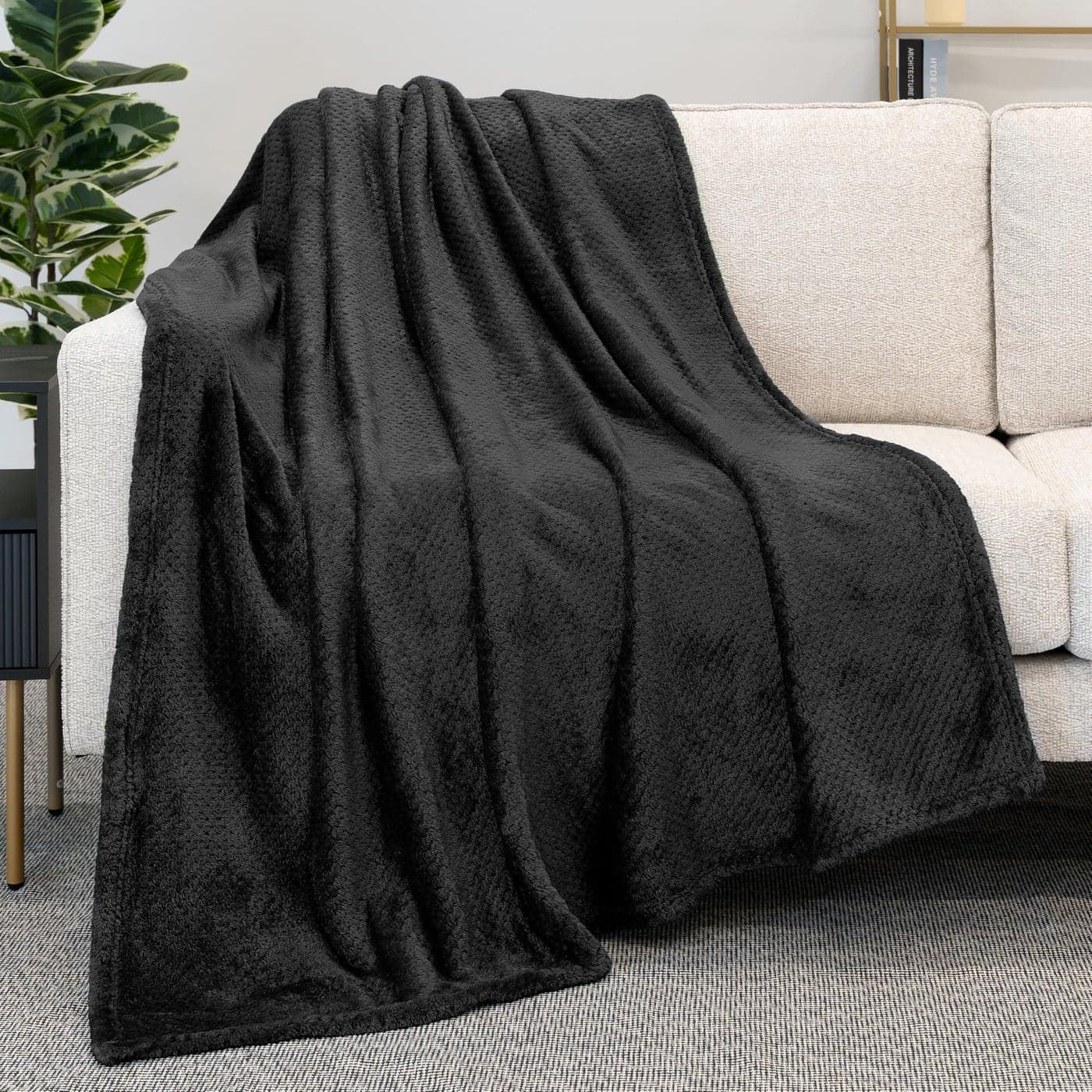 PAVILIA Black Throw Blanket for Couch Bed Soft Fleece Throws for Sofa Chair Fuzzy Waffle Textured Blanket Cozy Warm Lightweight All Season Blanket Throw 50x60