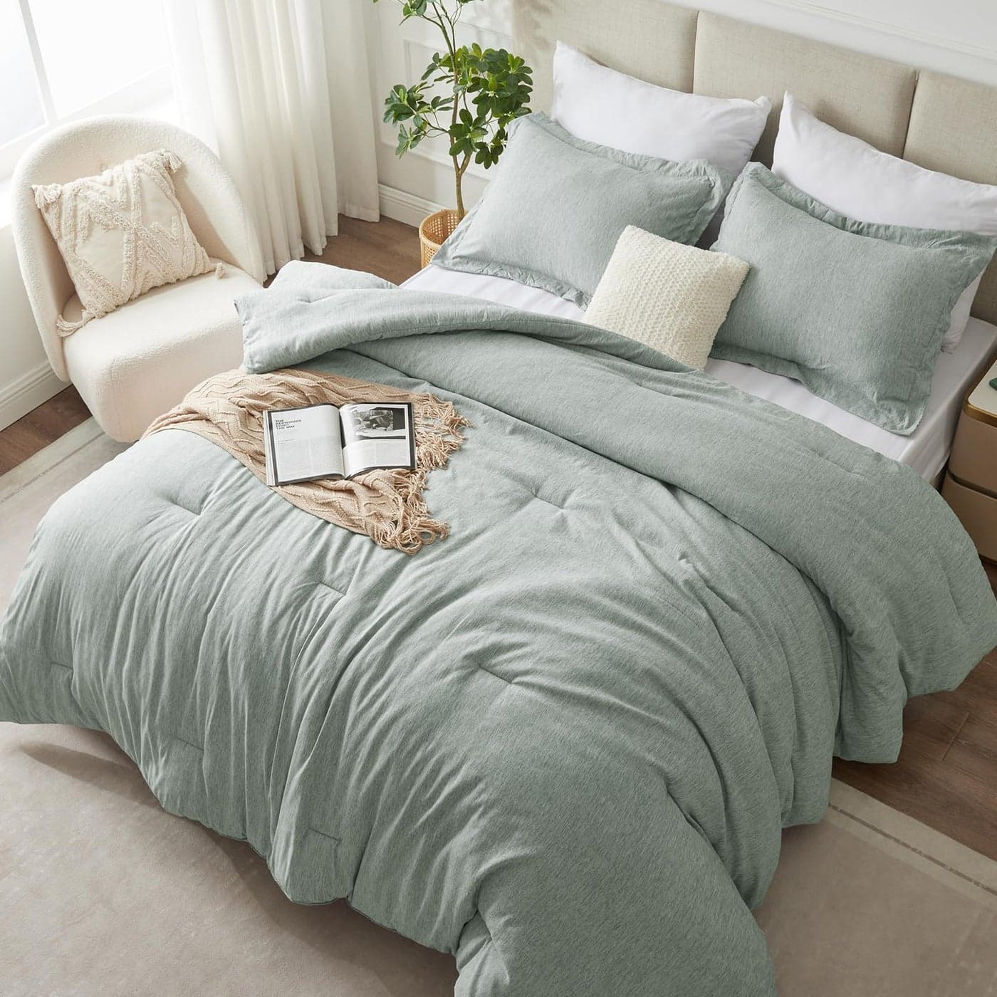 CozyLux King Size Comforter Set 3 Pieces Sage Green Soft Luxury Cationic Dyeing Bedding Comforter for All Season Breathable Lightweight Fluffy Boho Bed Sets with 1 Comforter and 2 Pillow Shams