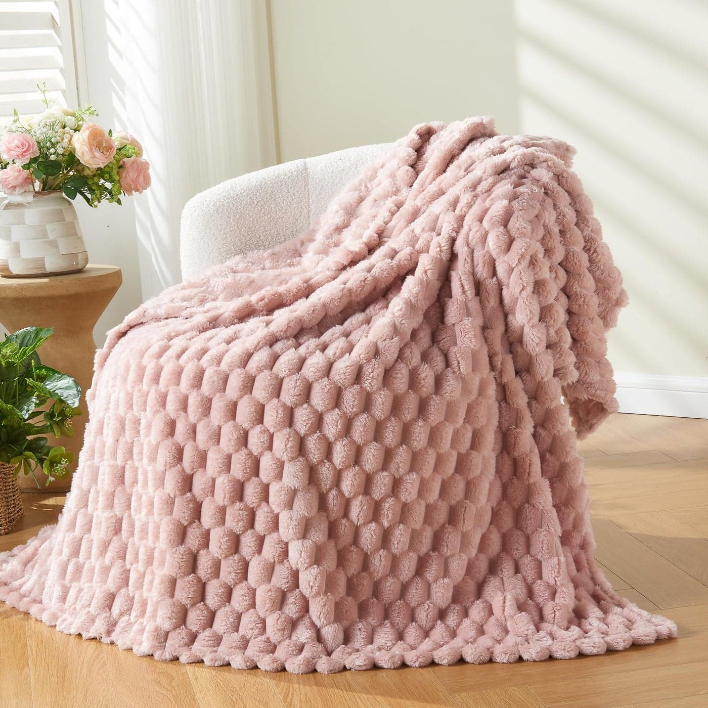 NEWCOSPLAY Super Soft Twin Blanket Pink Premium Silky Flannel Fleece 3D Clouds Stylish Jacquard Lightweight Bed Blanket All Season Use 350GSM Pink Twin60x80