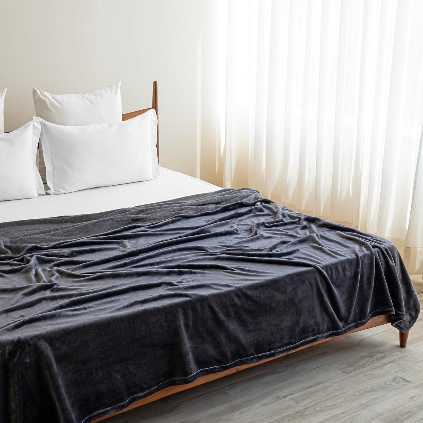 HOMEMONDE Premium Plush Throw Blanket Lightweight Luxurious Soft Flannel Ac Blanket Super Cozy and Comfy for All Seasons Double 228 X 228 Cm Grey 200 TC