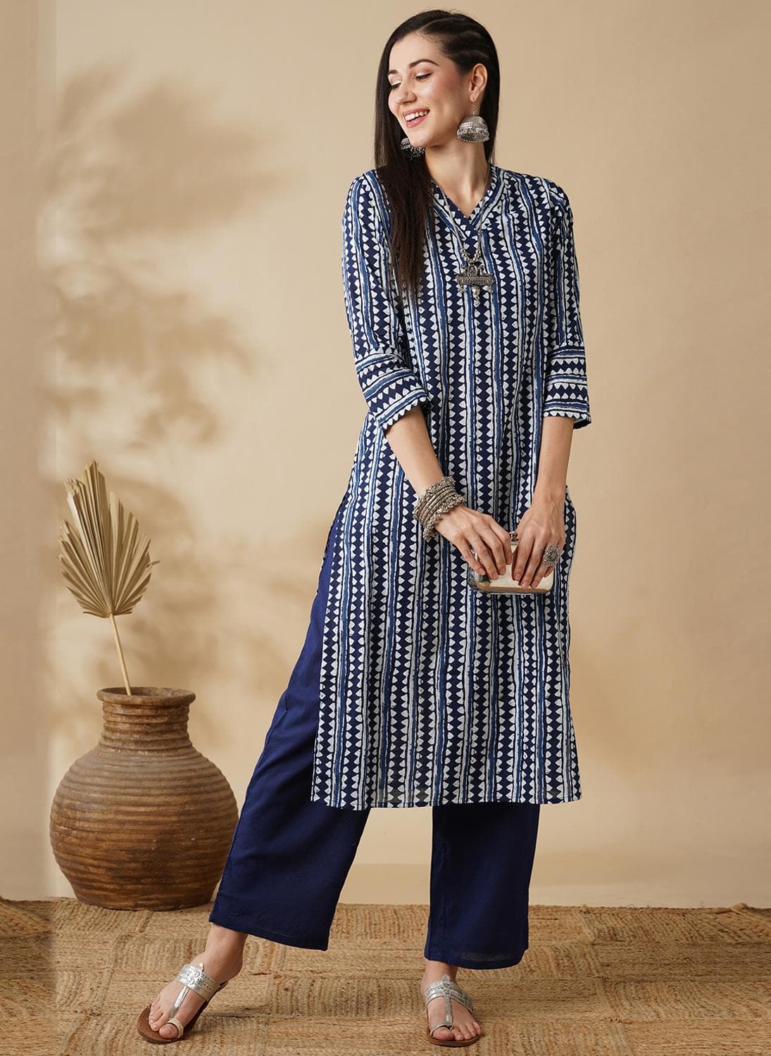 Globus Women's Blue Geometric Print A-Line Kurta Set with V-Neck