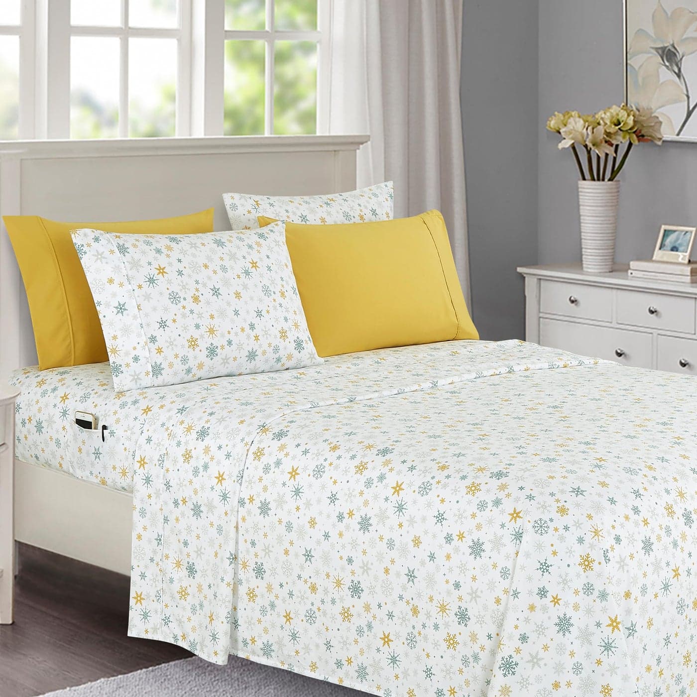 Elegant Comfort Luxury Soft Bed Sheets Holiday Pattern 1500 Premium Hotel Quality Microfiber Softness Wrinkle and Fade Resistant 6Piece Bedding Set King Gold Snowflake