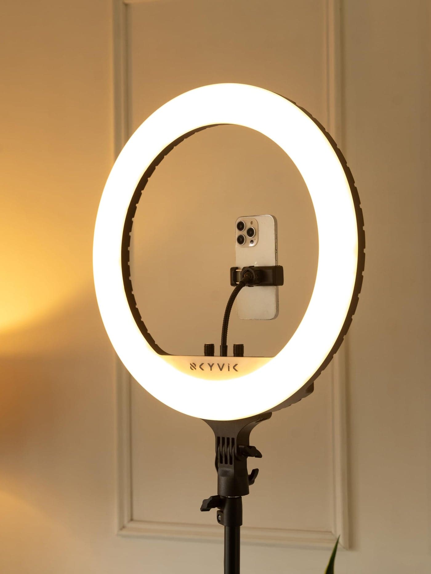 SKYVIK Blaze Loop 18" Bi-Colour Ring Light | 480 LEDs | 55W Soft Light | 3 Phone Mounts | 1.9m Tripod | Dual USB Charging | Adjustable Brightness & Colour Temp (2700K–6500K)