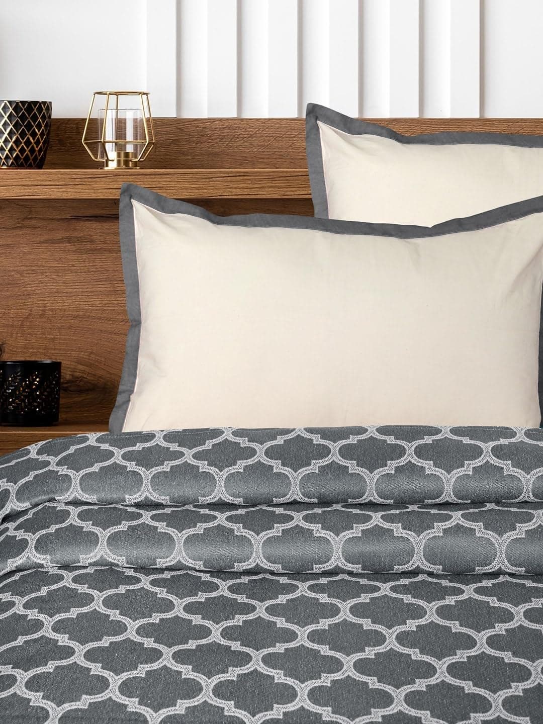 Saral Home Soft Cotton King/Queen Noor Breathable & Wrinkle Free Bedsheet for Double Bed- 1 King Size Bedsheet with 2 Pillow Covers (Grey,104"X108")