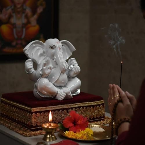 Lamcy White Glossy Finish Ganesha Idol - 8 Inches | White Ganesh Idol Murti for Home & Office Temple Decor | Ganpati Murti Figurine Showpiece for Gifting