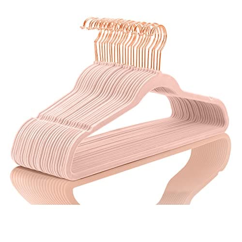 MIZGI Premium Velvet Hangers (30 Pack) Heavy Duty - Non Slip Felt Hanger - Blush Pink - Rose Gold 360 Degree Swivel Hooks,Space Saving Clothes Hanger,Durable Strong for Suits,Coats,Dress