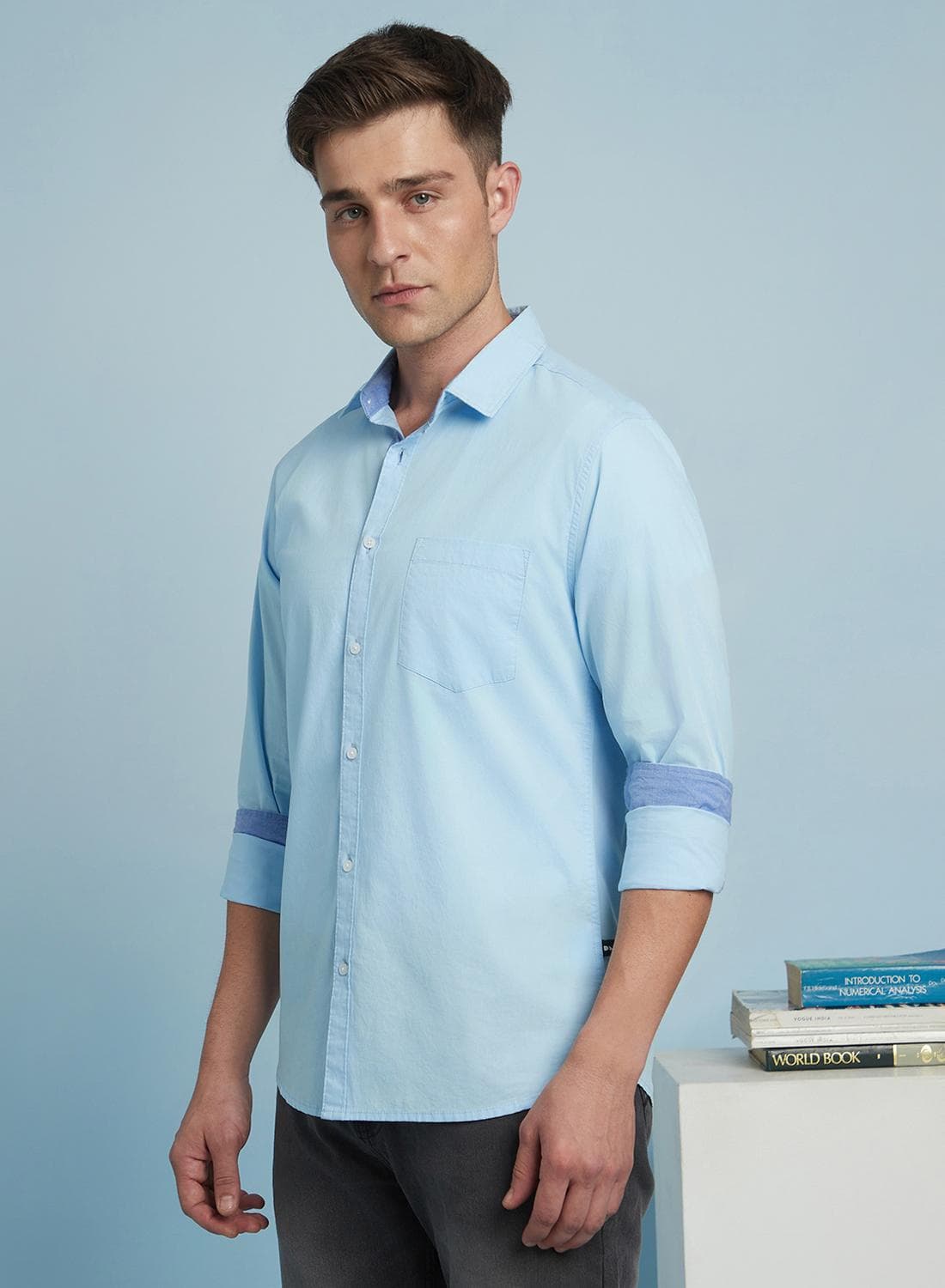 Men's Sky Blue 100% Cotton Solid Button Down Regular Fit Shirt