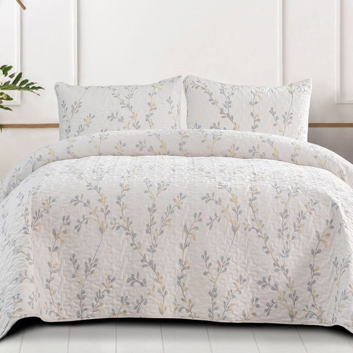 Exclusivo Mezcla Reversible Boho Quilt Set King Size 3 Pieces Flowers White All Season Bedspreads Ultra Soft Floral Coverlet Bedding Set with Printed Pattern 1 Quilt 2 Pillow Shams