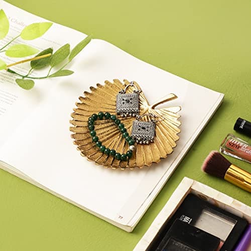 Purestory Metal Jewelry Dish Tray, Decorative Trinket Dish, Modern Accent Tray.Trinket Tray Home Decor Wedding Gift for Her Desk Organizer Accessories Small Ring Holder - Gold (6 Inches)