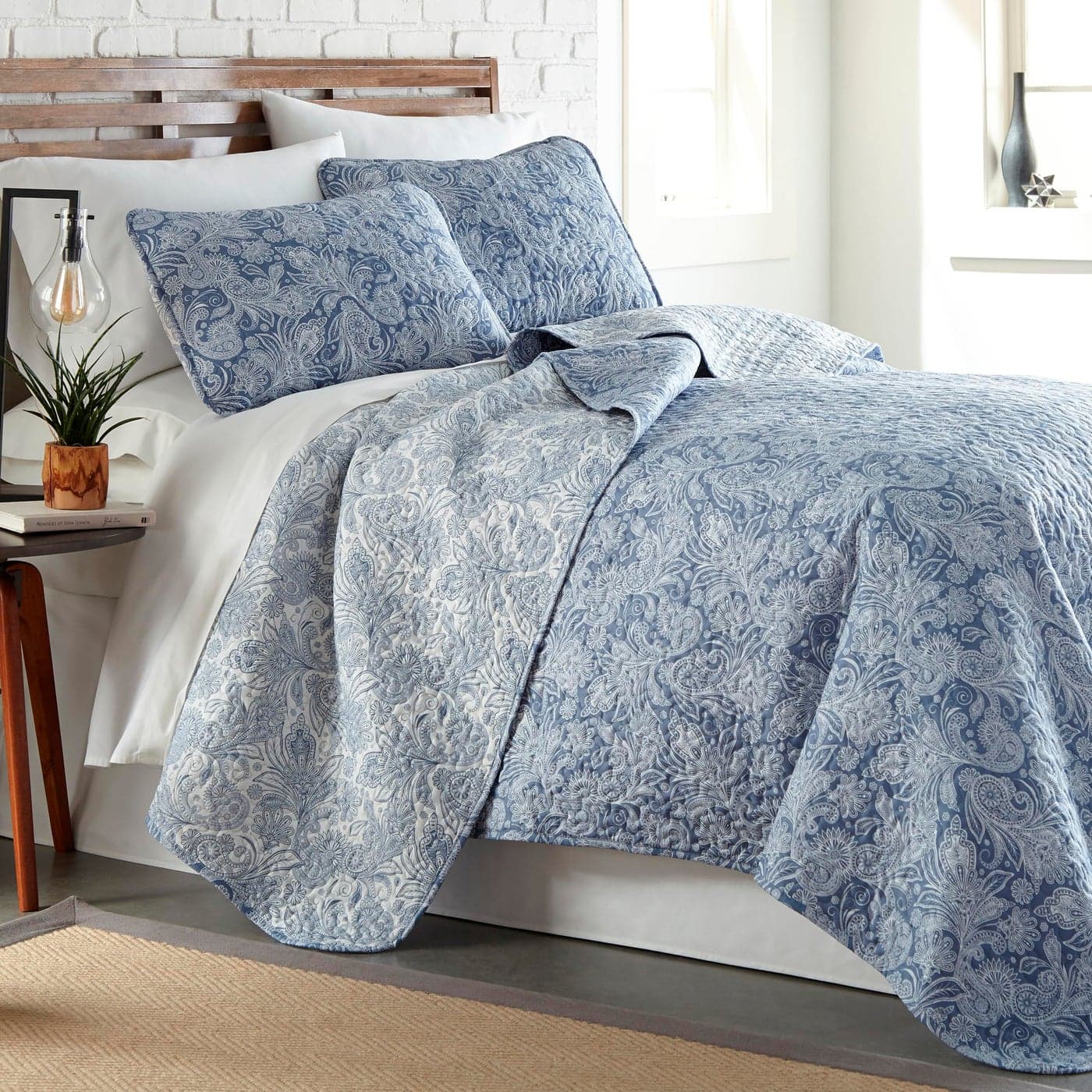 Southshore Fine Living Inc Paisley Quilt Queen Size Bedding Set Full Size Quilted Coverlet Boho Bedspread 3Piece Set with Two Matching Pillow Shams FullQueen Reversible Blue