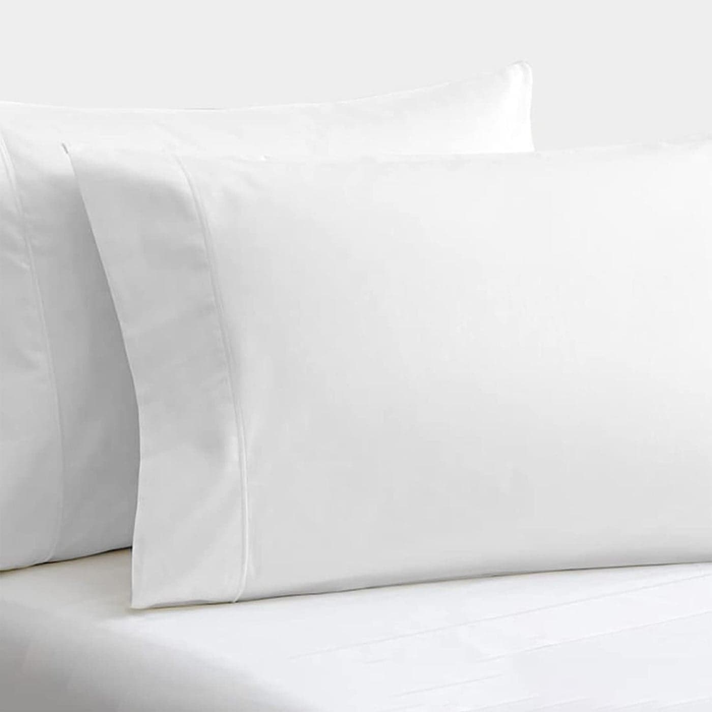 Set of 2 Pillow Cases 600 Thread Count 100 Egyptian Cotton Long Staple Pillowcase Durable and Silky Soft Pillow Covers Natural Luxurious Hotel Class Bedding King White