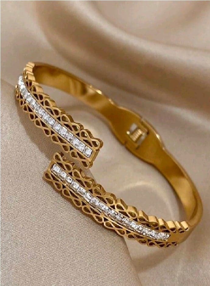 High Quality Stainless Steel Gold Plated Trendy Bracelet For Women Medium Size