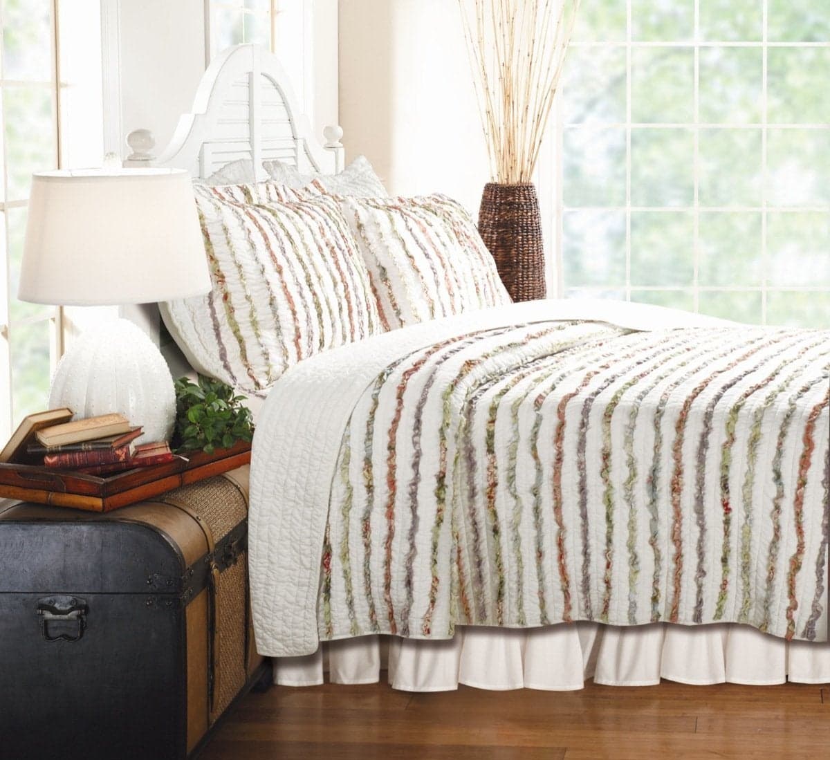 Greenland Home Bella Ruffle 100% Cotton Ruffle-Embellished Quilt Set, 2-Piece Twin, Multicolor