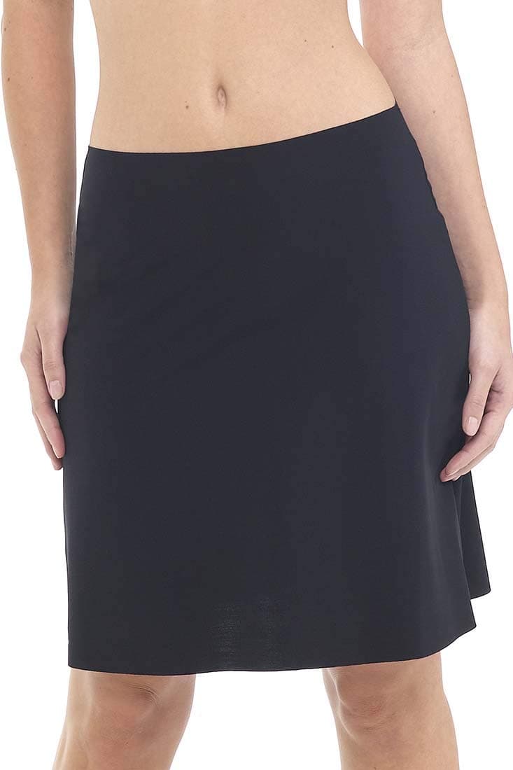 commando Classic Half Slip | High-Waist Seamless Slip for Smooth Finish Under Dresses & Skirts | Weighted Hem Stays Put | Black, S/M