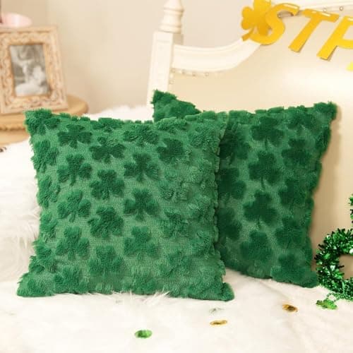 GEEORY St. Patrick's Day Soft Plush Green Shamrock Pillow Covers 18 x 18 Inch Set of 2, Lucky Clover Faux Fur Wool Farmhouse Throw Pillowcases for Home Sofa Couch Cushion Decoration GC012-18