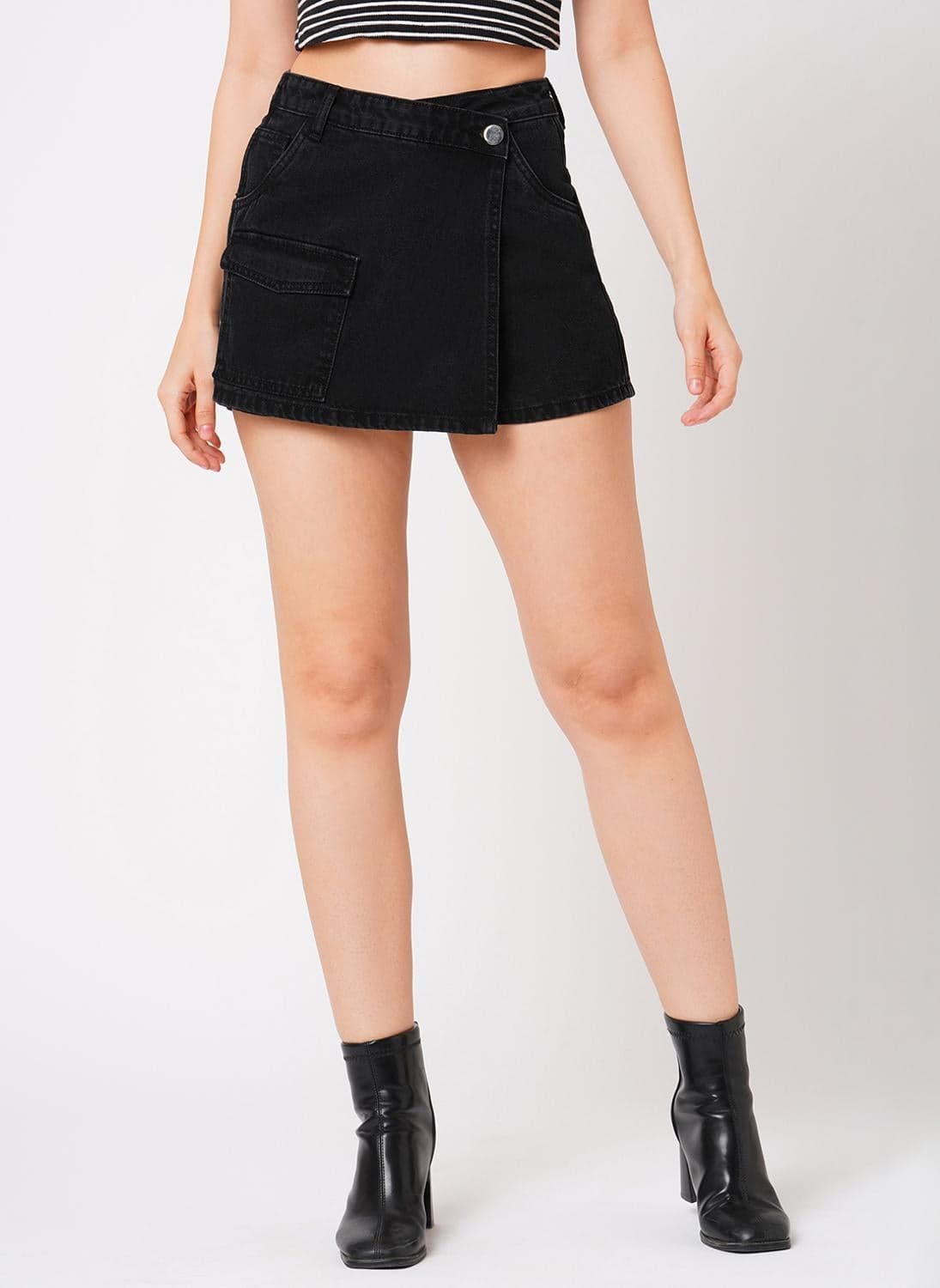 Globus Women Slim Fit Mid-Rise Front Pocket Denim Skorts